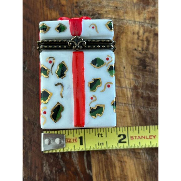 Hand-Painted Ceramic Gift Box Trinket With Red Bow & Holly Design Hinged Lid Jew - Picture 9 of 9